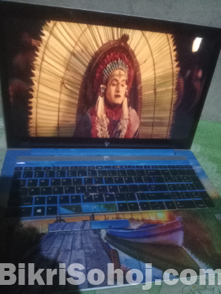 Hp elitebook 840 g5 i7 32 gb ram 512 ssd